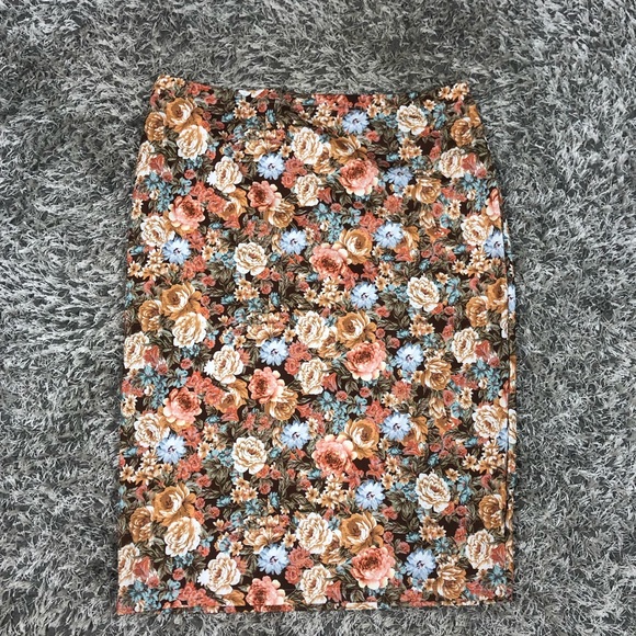SHEIN floral pencil skirt - Picture 6 of 6